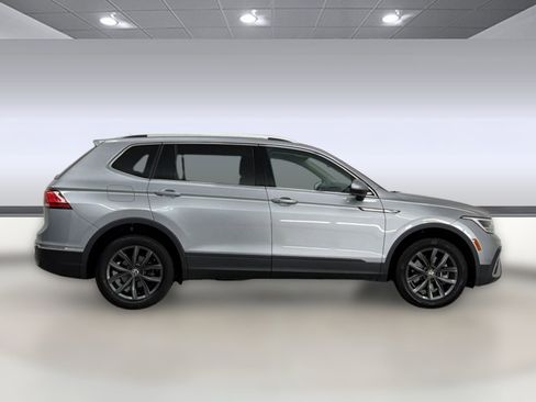 Used 2022 Volkswagen Tiguan SE FWD image 7