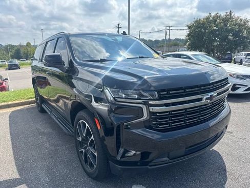 Used 2021 Chevrolet Suburban RST w/ Luxury Package AWD/4WD image 3