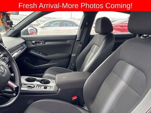 Used 2025 Honda Civic Sport image 4