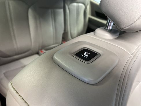 Used 2024 Jeep Wagoneer Series II w/ Flexible Seating Group image 46