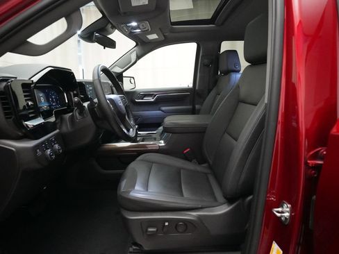 Used 2024 Chevrolet Silverado 1500 LT Trail Boss w/ Convenience Package II AWD/4WD image 7