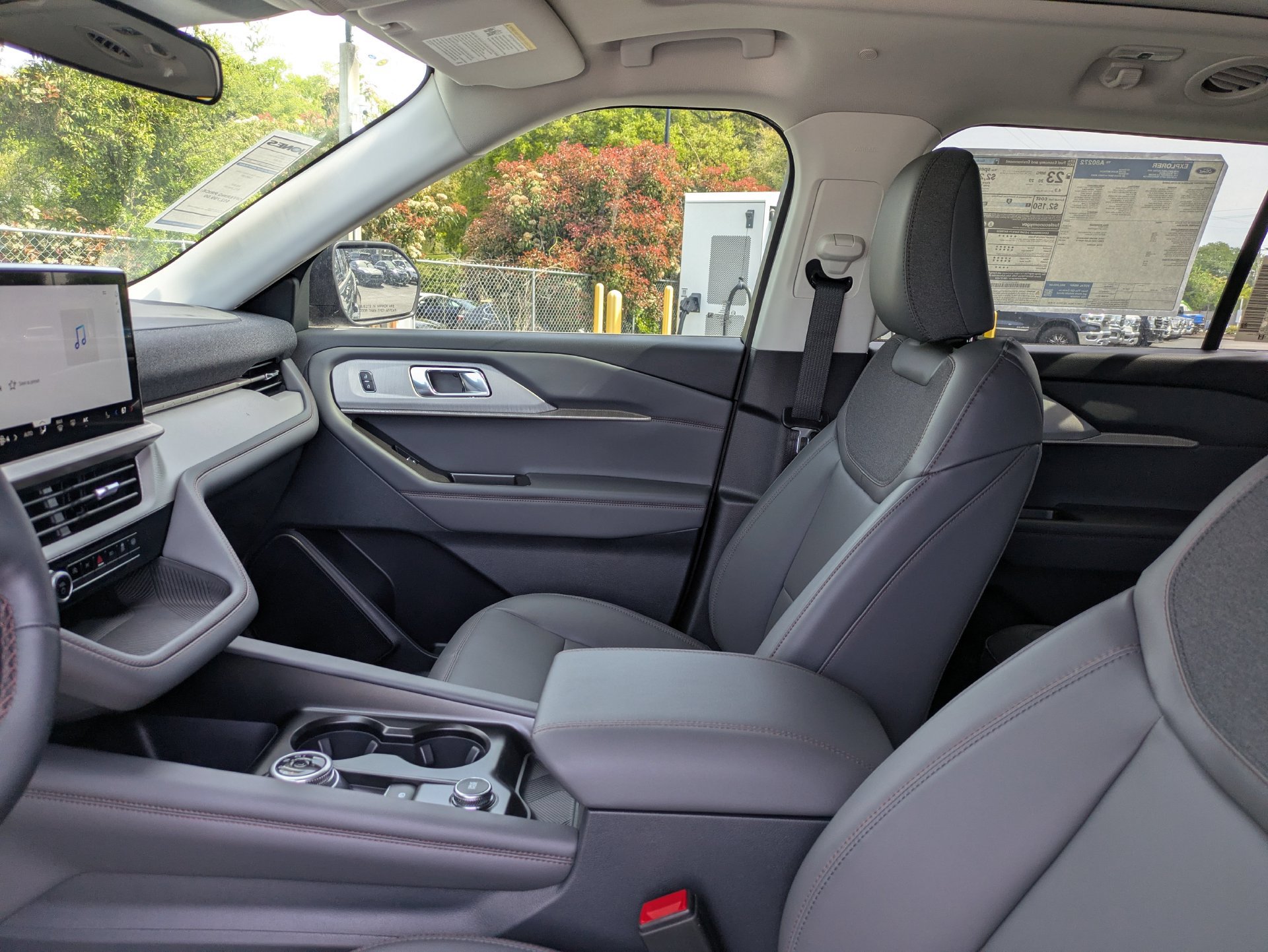 New 2026 Ford Explorer Active w/ Active Comfort Package AWD/4WD image 23