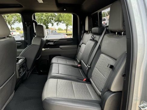 Used 2025 Chevrolet Silverado 2500 ZR2 w/ Technology Package AWD/4WD image 27