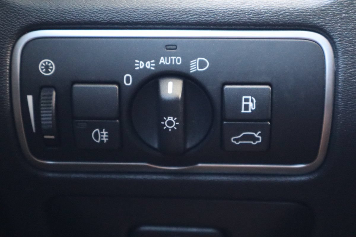 Used 2015 Volvo S80 T5 Platinum FWD image 28
