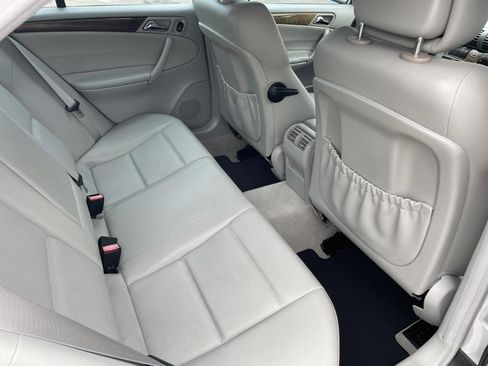 Used 2007 Mercedes-Benz C 230 Sedan image 16
