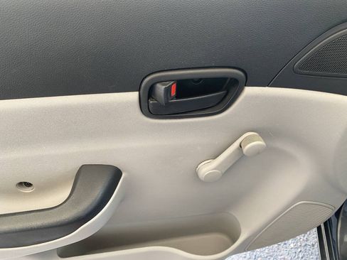 Used 2010 Hyundai Accent GLS FWD image 23