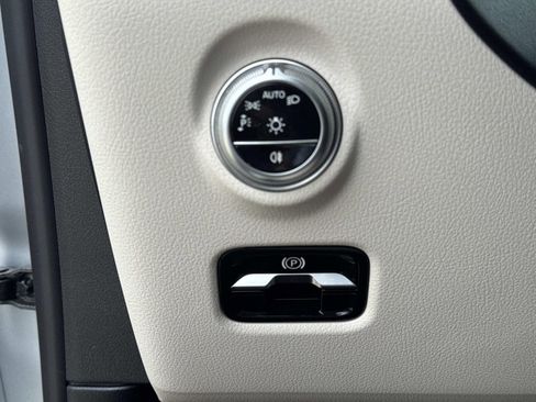 Used 2025 Mercedes-Benz C 300 Sedan image 21