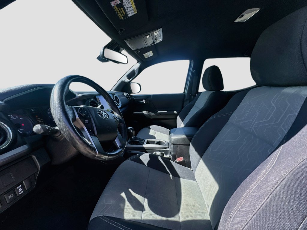 Used 2021 Toyota Tacoma TRD Sport w/ Technology Package RWD image 19
