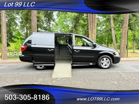 Used 2005 Dodge Grand Caravan SXT image 34