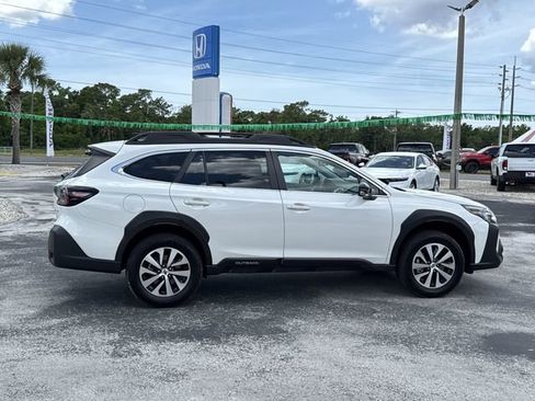 Used 2025 Subaru Outback Premium AWD/4WD image 5