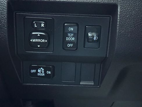 Used 2014 Toyota Tundra SR image 29