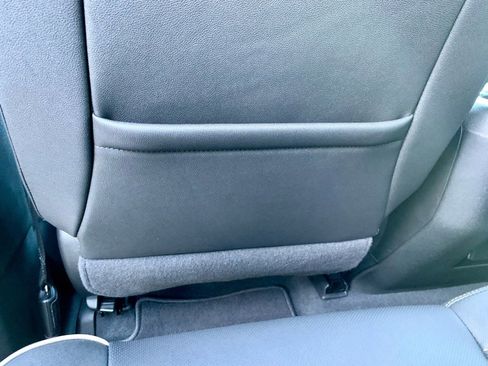 Used 2023 GMC Yukon SLT image 49