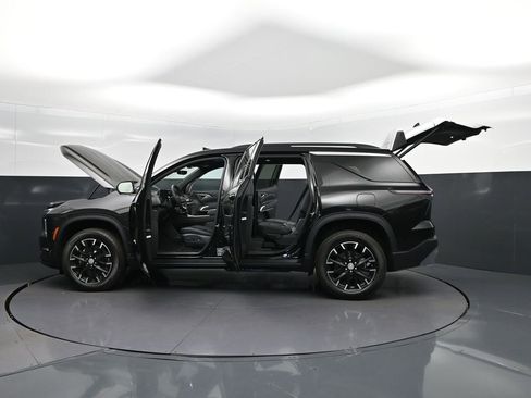 New 2026 Chevrolet Traverse LT w/ Sun and Wheel Package FWD image 46
