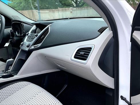 Used 2015 GMC Terrain SLE image 16