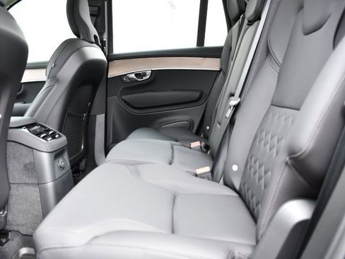 New 2025 Volvo XC90 T8 Plus w/ Protection Package Premier image 17