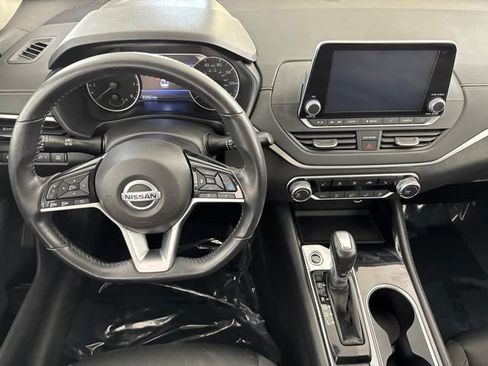 Certified 2021 Nissan Altima 2.5 SV w/ SV Premium Package AWD/4WD image 22