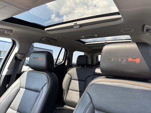 Used 2022 GMC Acadia AT4 w/ Technology Package AWD/4WD image 15