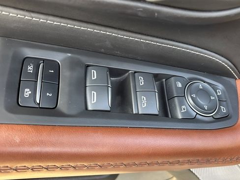 Used 2024 GMC Yukon Denali Ultimate image 30