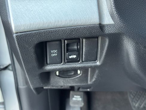 Used 2009 INFINITI G37 Journey w/ Premium Pkg image 18