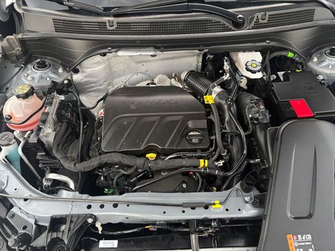 Used 2025 Buick Envista Sport Touring image 31