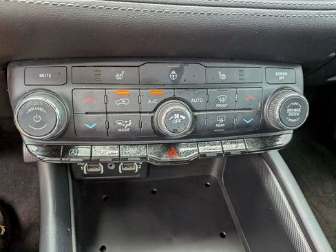 Used 2022 Dodge Durango GT w/ Blacktop Package AWD/4WD image 19