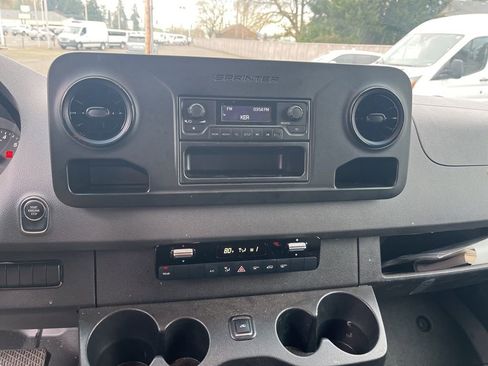 Used 2023 Mercedes-Benz Sprinter 2500 image 12