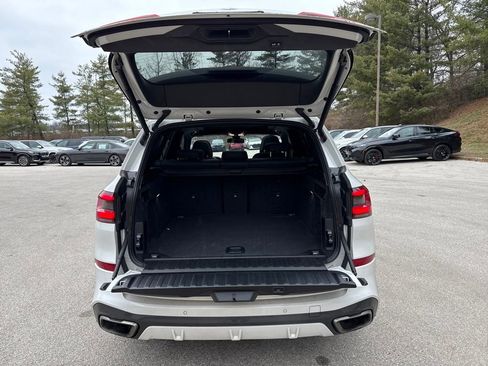 Used 2023 BMW X5 M50i w/ Climate Comfort Package image 27