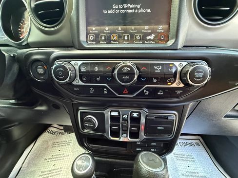 Used 2021 Jeep Wrangler Unlimited Sport AWD/4WD image 35