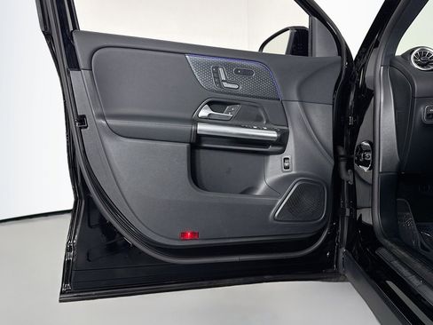 Certified 2025 Mercedes-Benz GLA 250 image 21