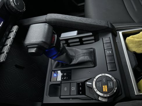 Used 2024 Toyota Tacoma TRD Off-Road image 23