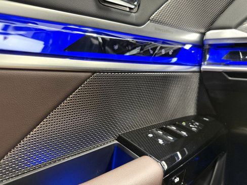 Used 2024 BMW 740i xDrive image 36