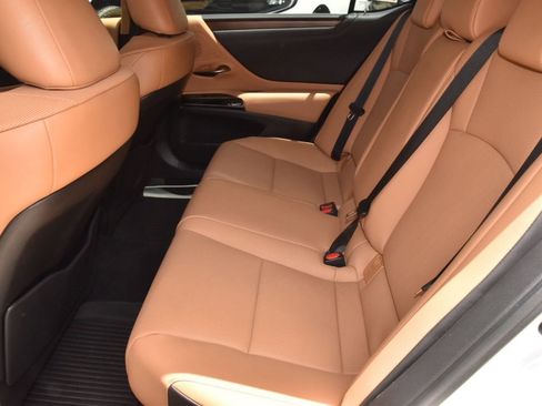 Used 2023 Lexus ES 350 w/ Premium Package FWD image 14