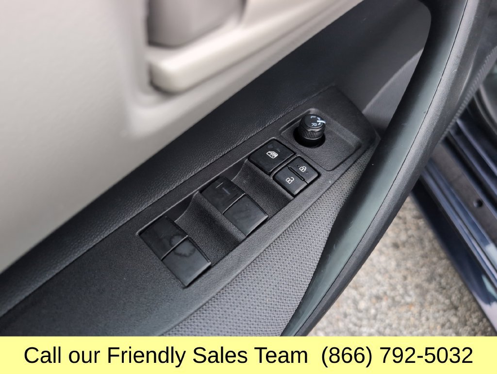 Used 2025 Toyota Corolla LE FWD image 12