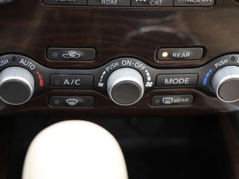 Used 2015 Nissan Pathfinder SL w/ SL Premium Package image 29