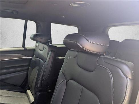 Used 2024 Jeep Grand Cherokee L Limited w/ Black Appearance Package RWD image 16