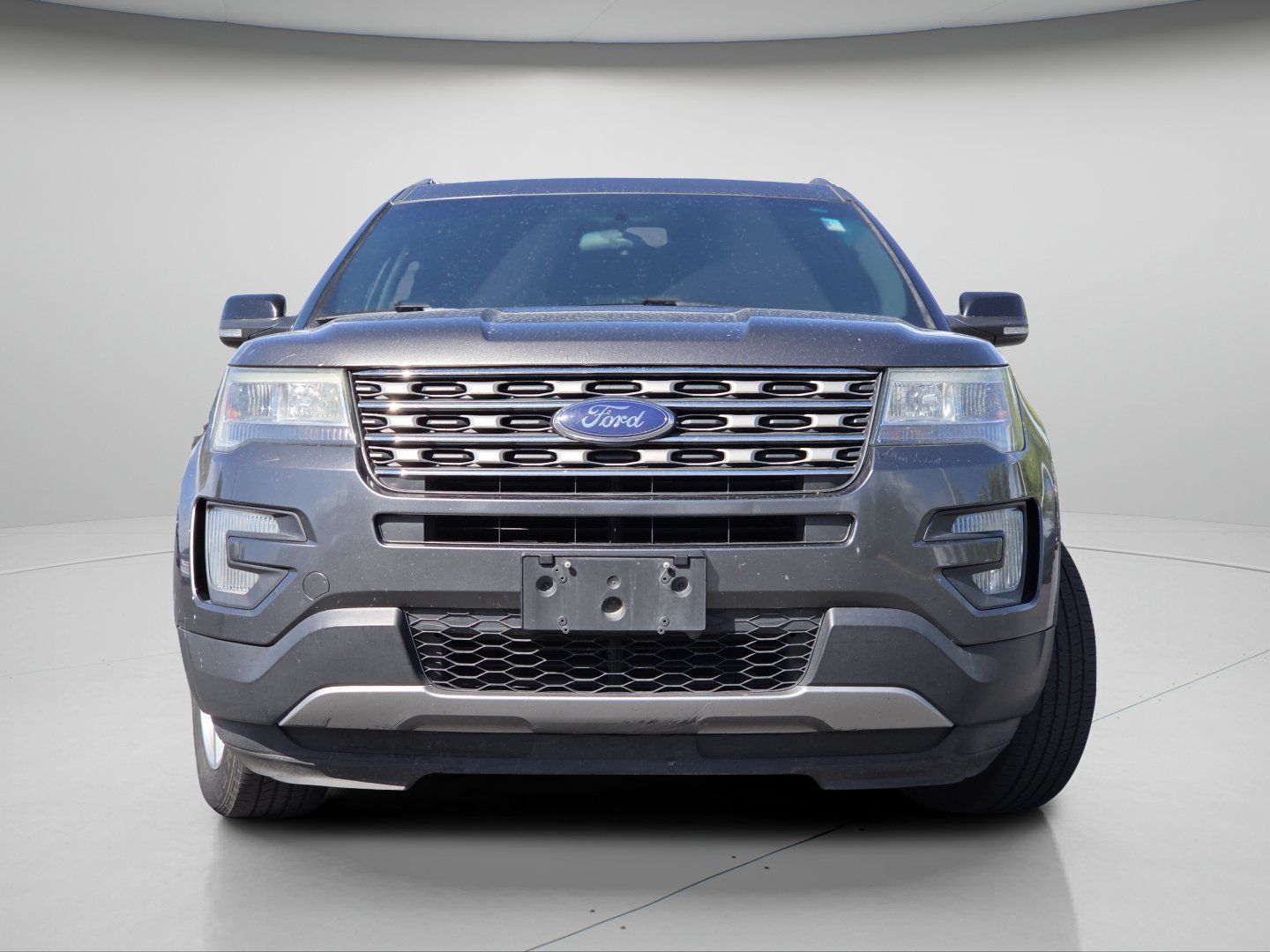 Used 2016 Ford Explorer XLT AWD/4WD image 3
