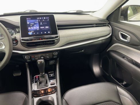 Used 2022 Jeep Compass Latitude image 27