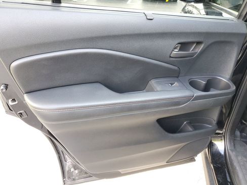 Used 2022 Honda Pilot TrailSport image 9