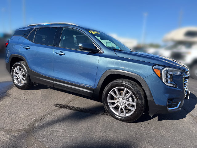 Used 2024 GMC Terrain SLT AWD/4WD image 7