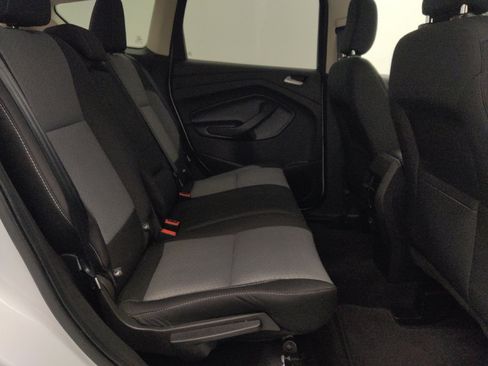 Used 2019 Ford Escape SE FWD image 19