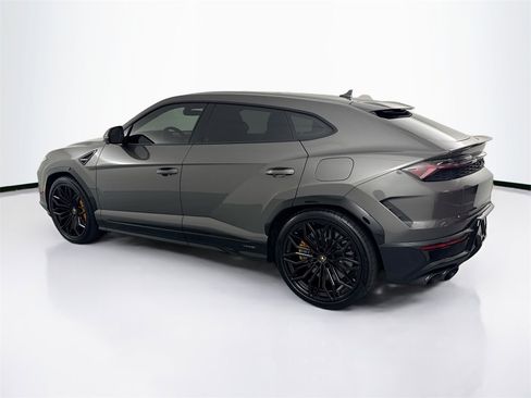 Used 2025 Lamborghini Urus SE image 7