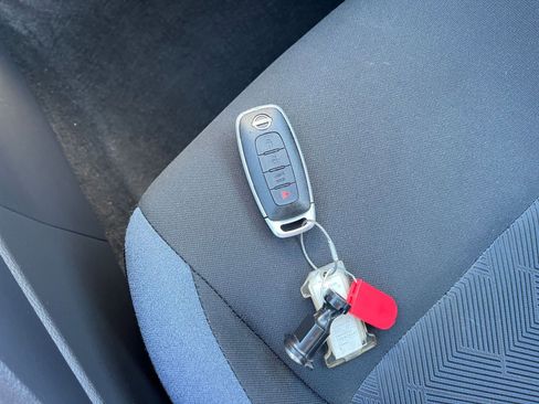 Used 2025 Nissan Versa SV image 21