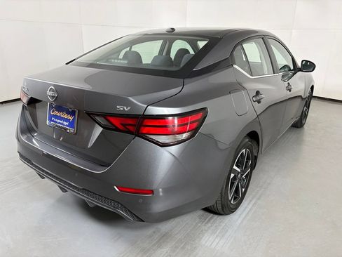 Used 2024 Nissan Sentra SV FWD image 8