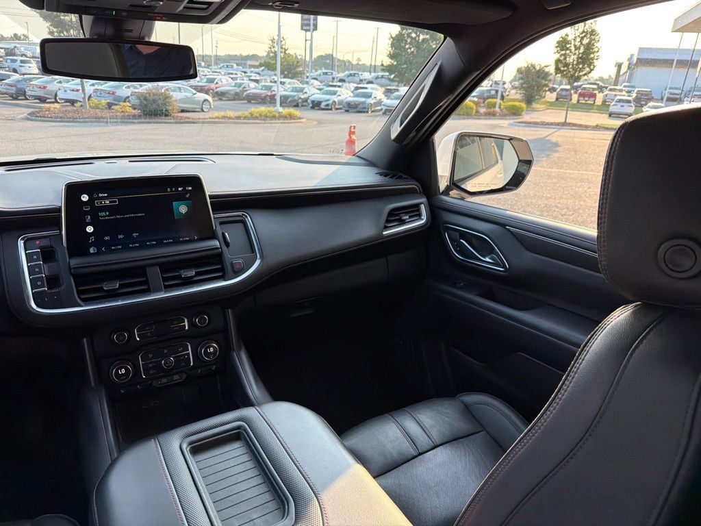 Used 2022 Chevrolet Suburban RST w/ Sport Performance Package AWD/4WD image 29
