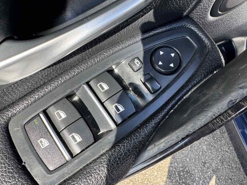 Used 2017 BMW 330i Sedan RWD image 25