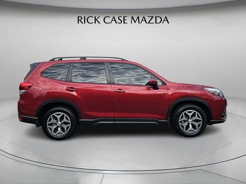 Used 2024 Subaru Forester Premium image 4