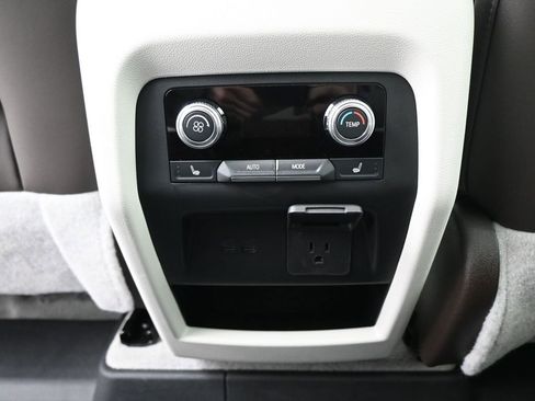 Certified 2024 GMC Acadia Denali image 23