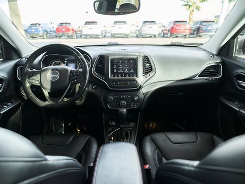Used 2019 Jeep Cherokee Trailhawk image 33
