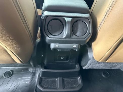 Used 2023 Jeep Wrangler Unlimited Sahara w/ Cold Weather Group AWD/4WD image 17