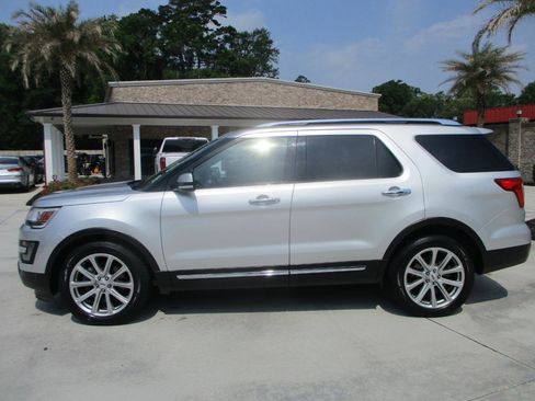 Used 2016 Ford Explorer Limited FWD image 2